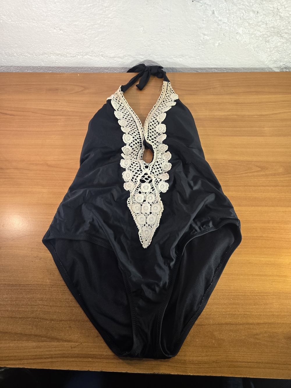 Kona Sol Swimsuit Bathing Suit Womens L Crochet Plunge One-Piece Halter Black
